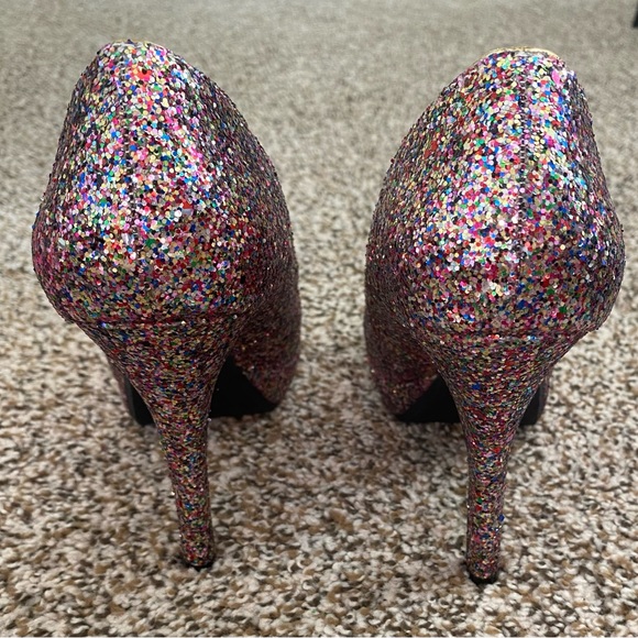 Candie’s Glitter Platform Heels - Picture 3 of 4